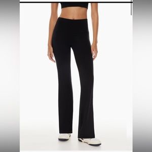 TNA Chill Atmosphere Flare Hi-Rise Legging